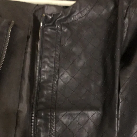 NWOT. Skies are Blue. Size L. Faux leather dressy jacket. Zips in front - Picture 3 of 7